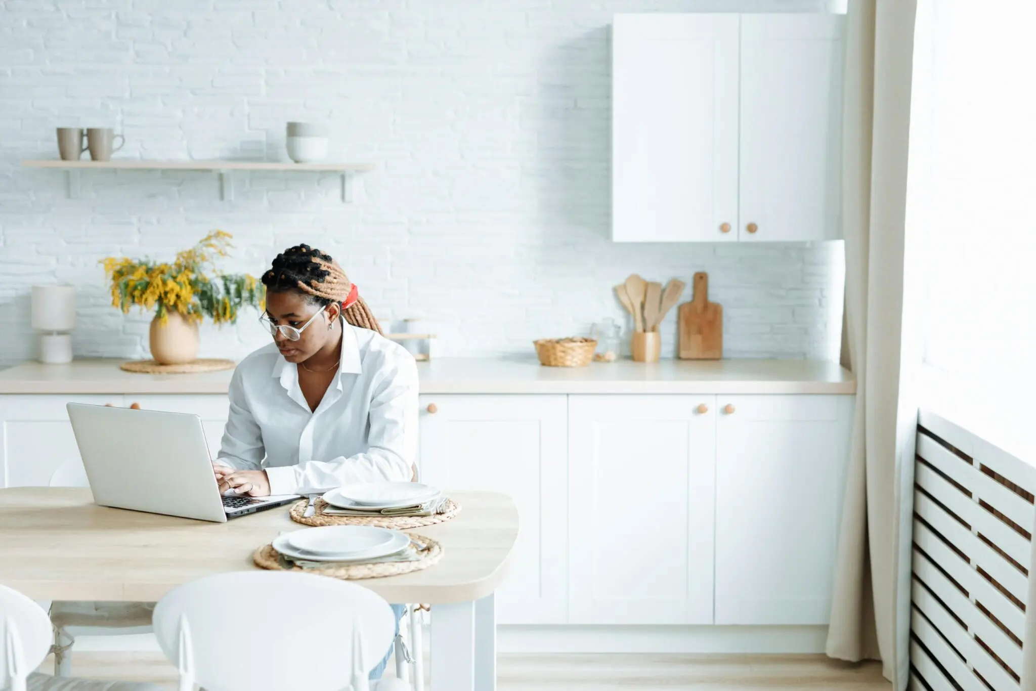 6 Easy Ways to Stay Healthy Working From Home