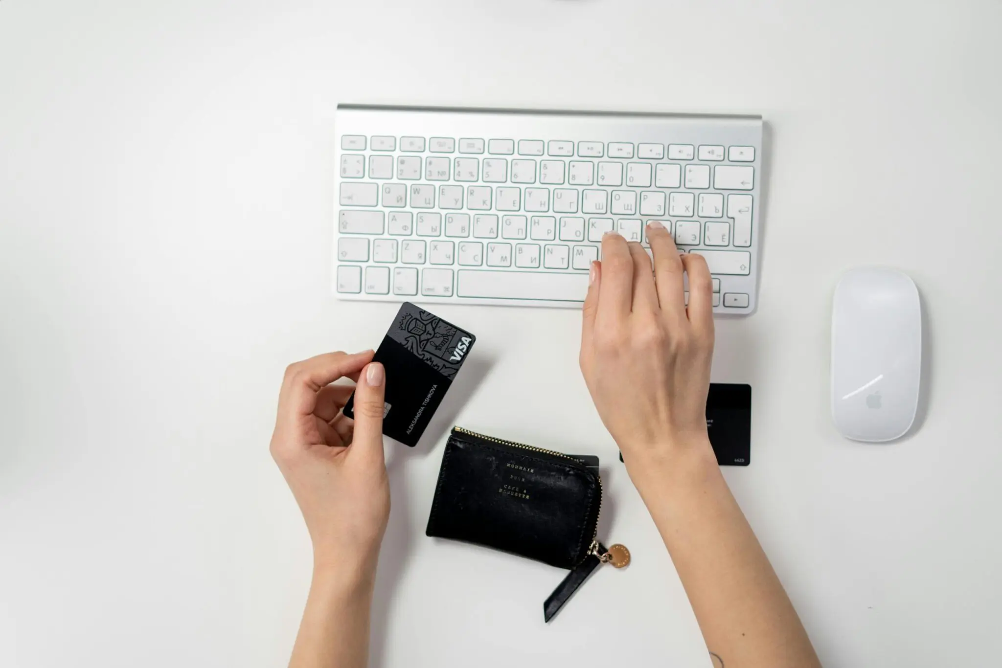 9 Urgent Tips for Safe Online Holiday Shopping